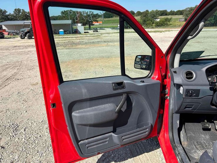 2013-ford-transit-connect-image-11