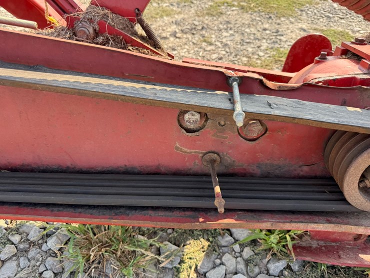 new-holland-617-image-12