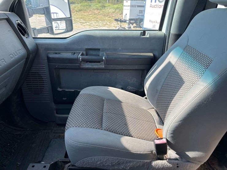 2012-ford-f550-image-19