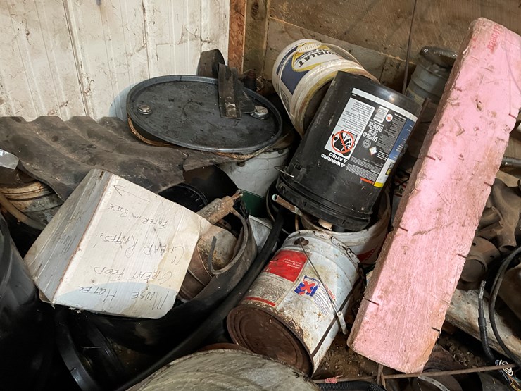 #7192-•-contents-of-corner-image-8
