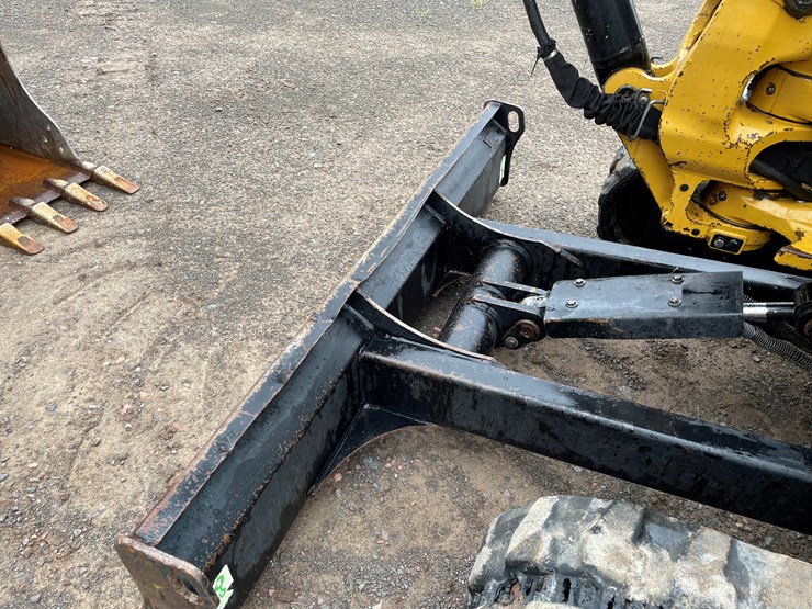 2019-caterpillar-303.5e2-cr-image-18