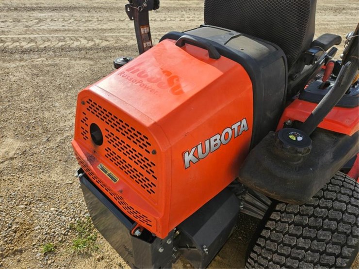 kubota-zd326-image-13