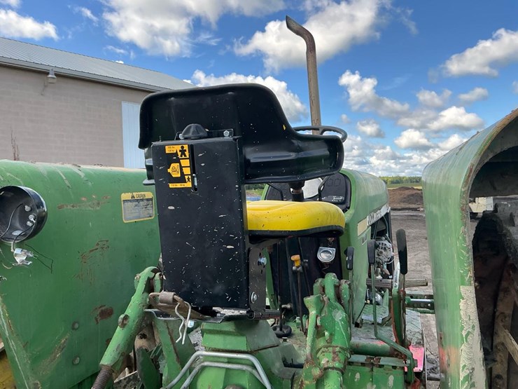 john-deere-2940-image-32