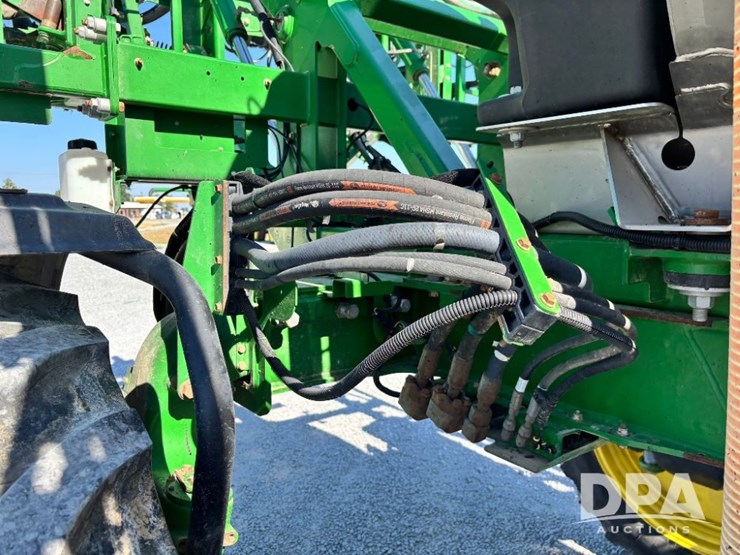 2014-john-deere-r4038-image-76