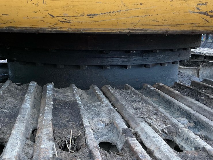 deere-200-lc-image-44