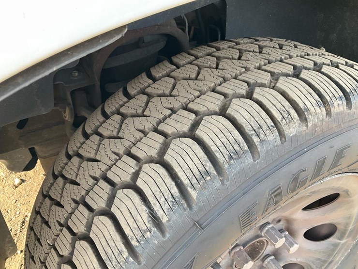 2013-chevrolet-tahoe-image-14