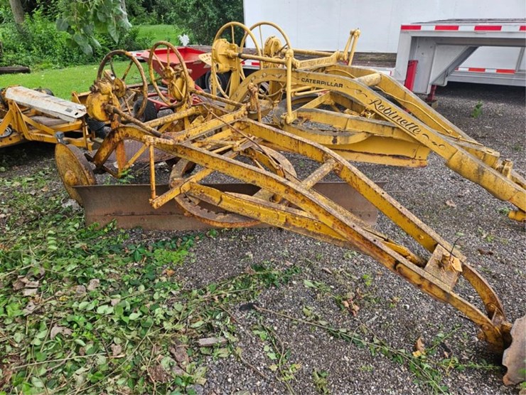 2016-caterpillar-18-image-7