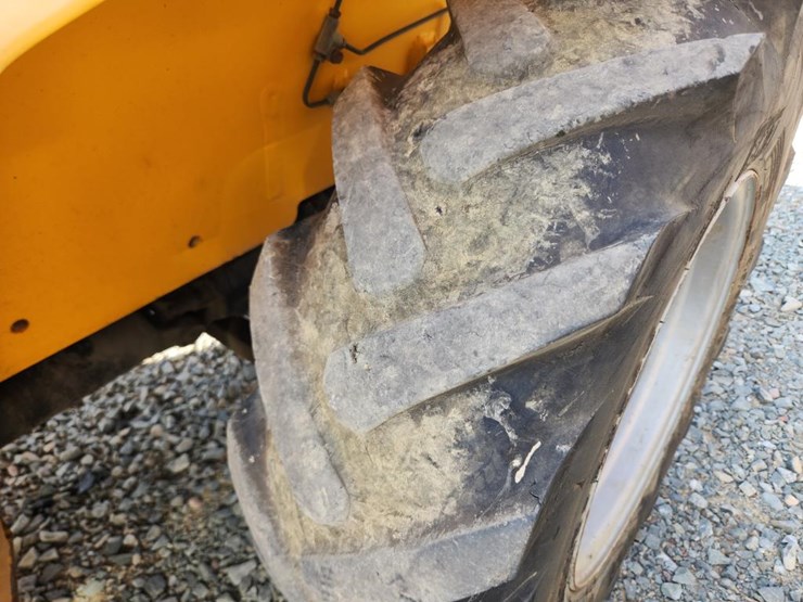 jcb-520-50-image-39