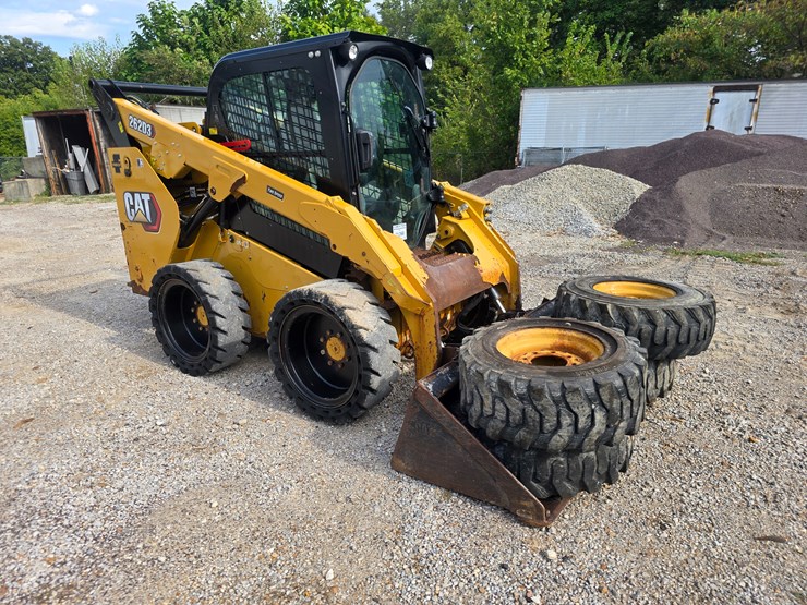 2020-caterpillar-262d3-image-26