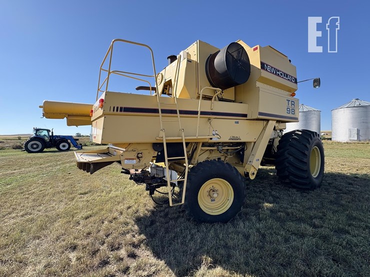 new-holland-tr98-image-5