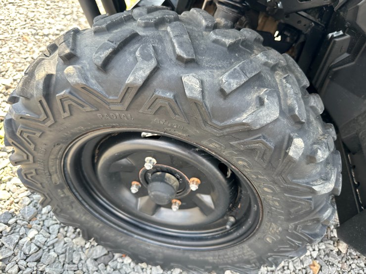 2021-john-deere-gator-image-8