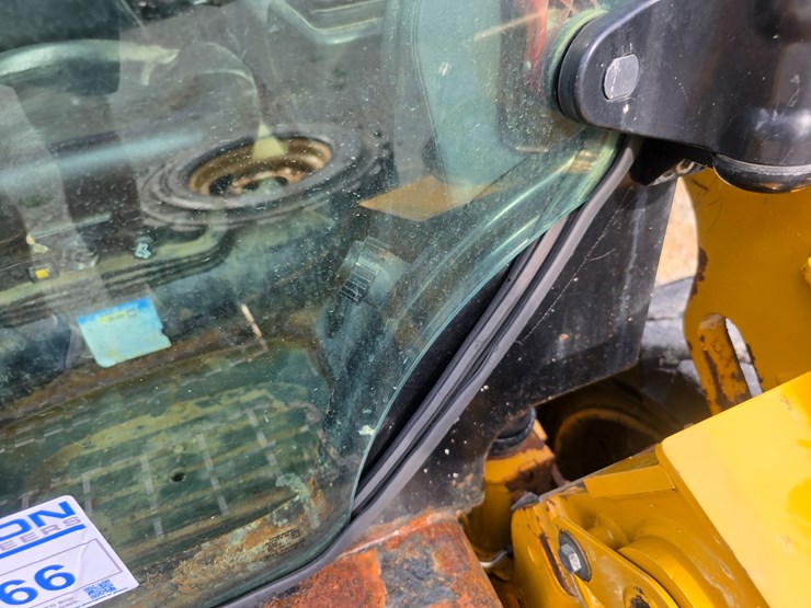 2020-caterpillar-262d3-image-62