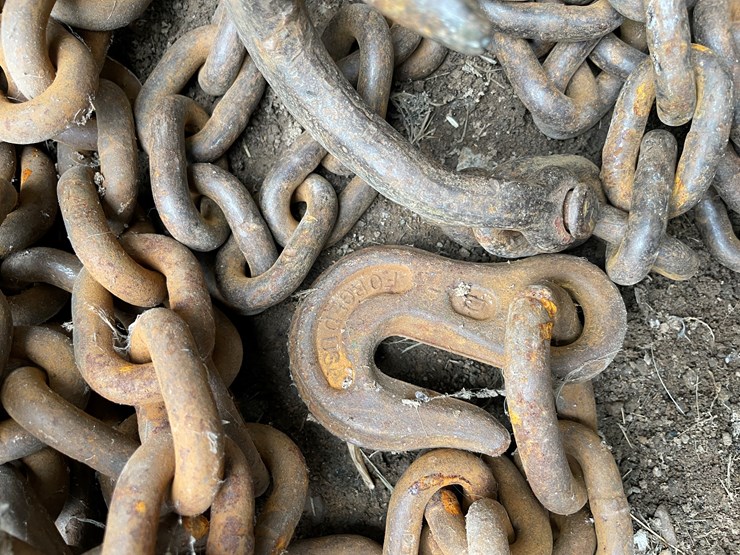 #7137-•-4-chains-and-2-binders-image-5