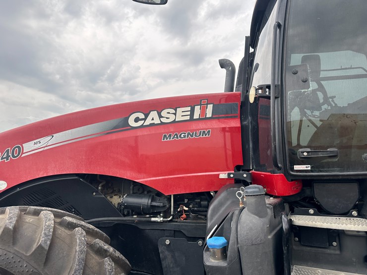case-ih-340-image-29