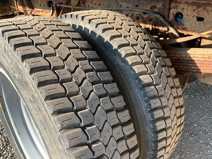 1999-ford-f550-image-27