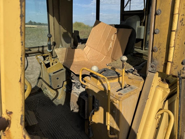 caterpillar-953-image-40