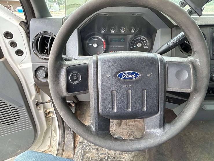2011-ford-f350-image-13