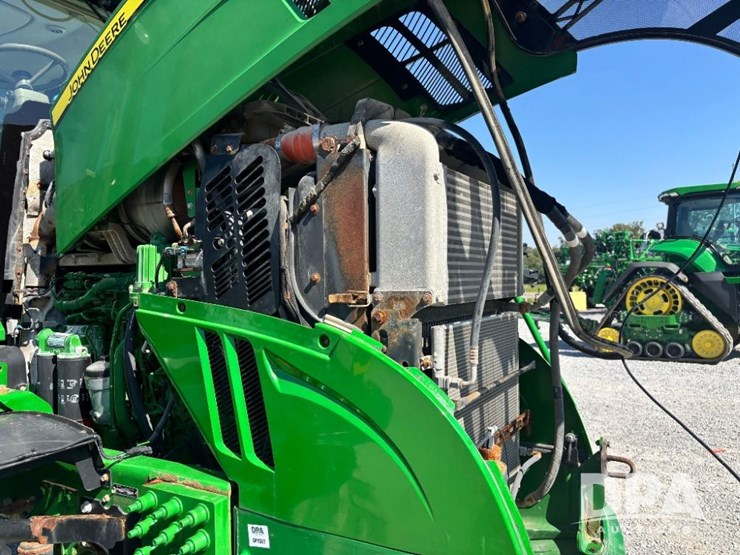 2019-john-deere-f4365-image-34
