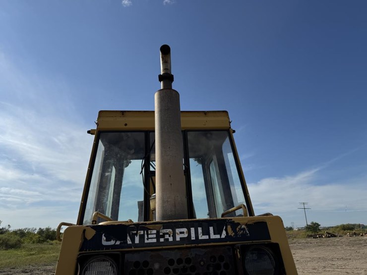 caterpillar-953-image-17