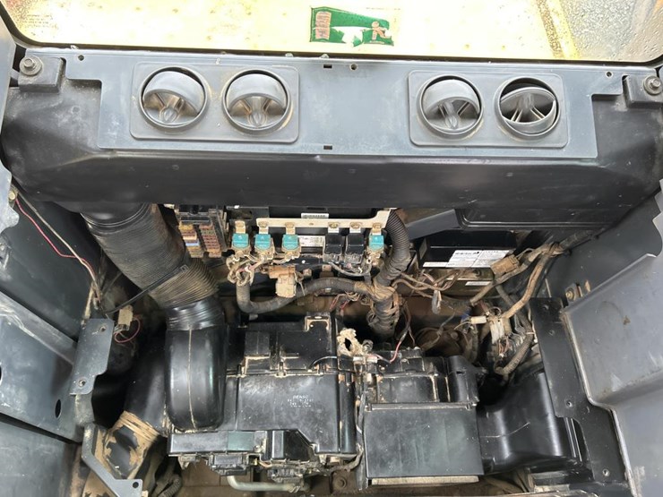 komatsu-pc270-lc-image-52