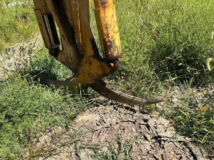 deere-850b-image-40