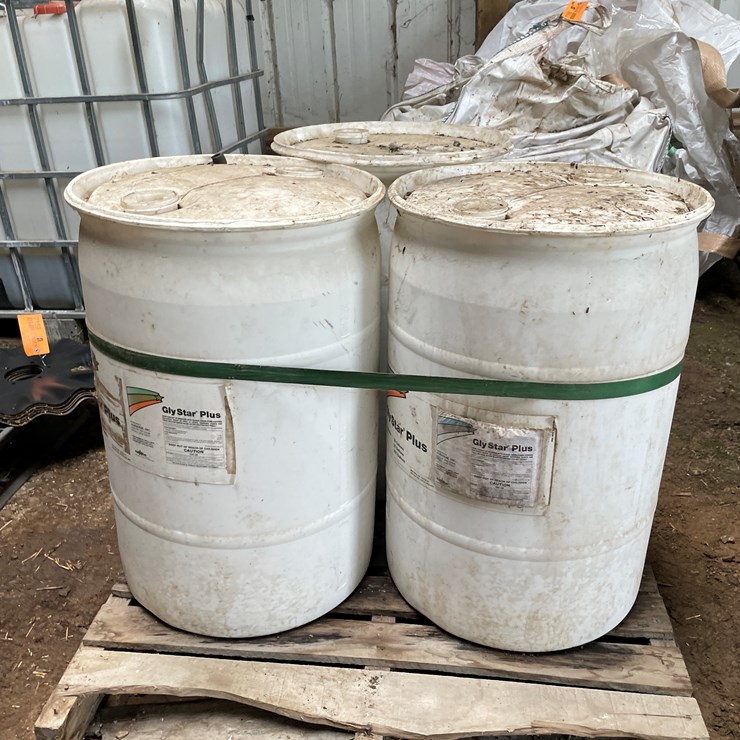 #7155 • (3) 30 Gallon Plastic Drums