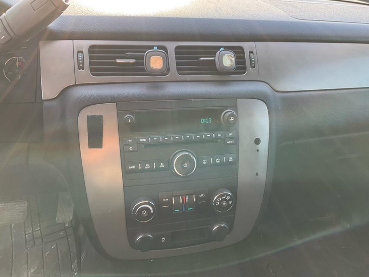 2012-chevrolet-tahoe-image-54