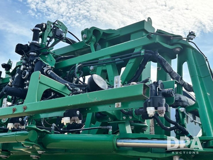 2019-john-deere-r4045-image-106