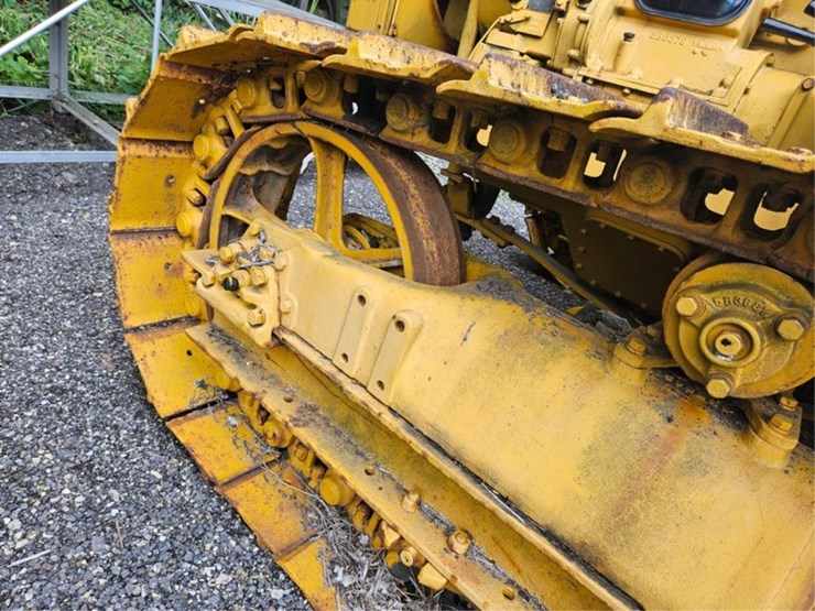 2013-caterpillar-d6-image-18