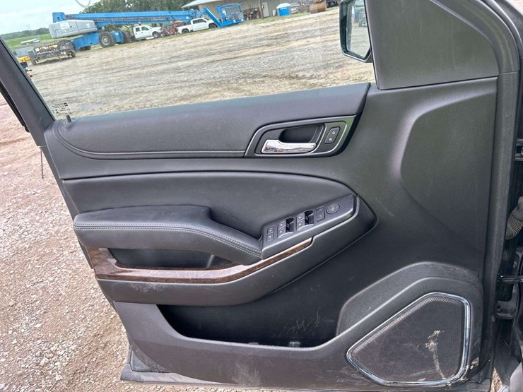 2019-chevrolet-tahoe-image-11