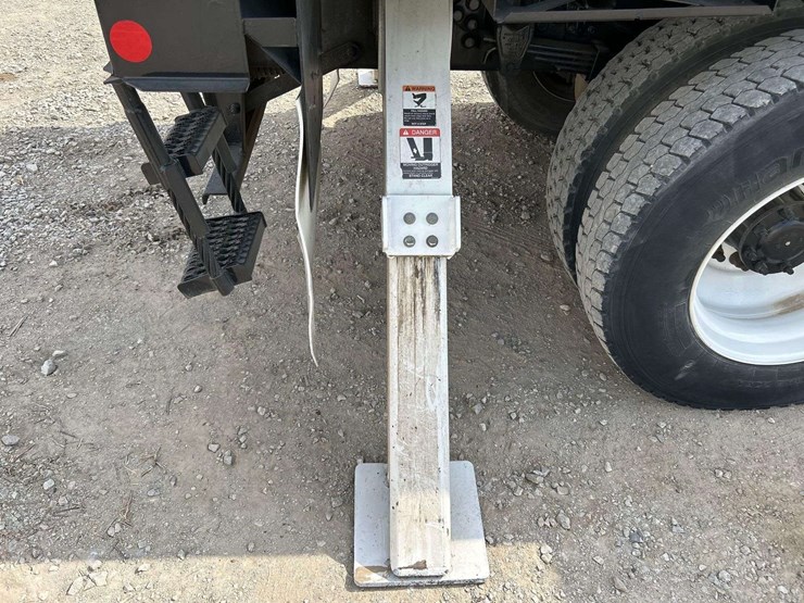 2017-ford-f750-image-23