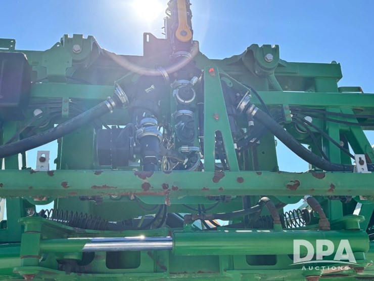 2014-john-deere-r4038-image-107