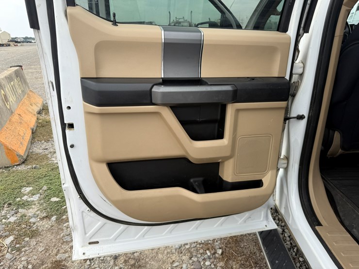 2018-ford-f150-image-39