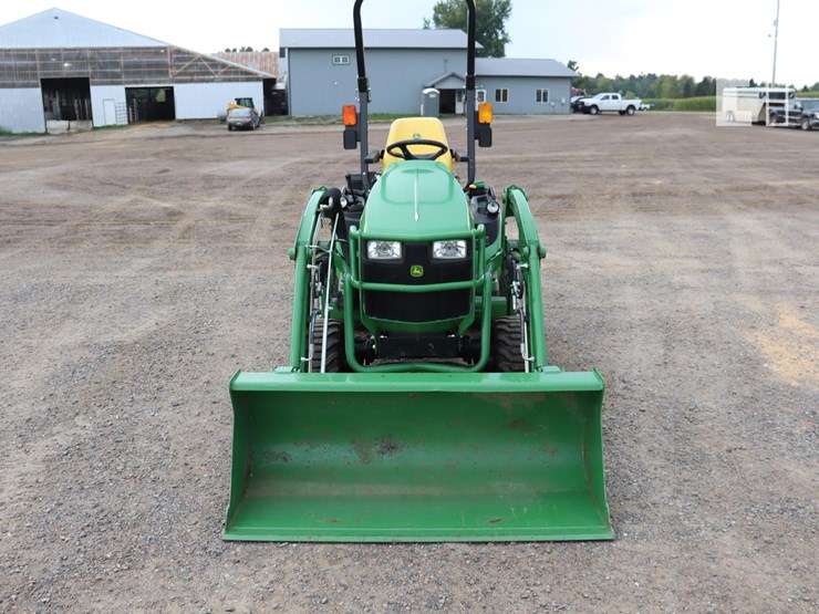 2021-john-deere-1025r-image-2