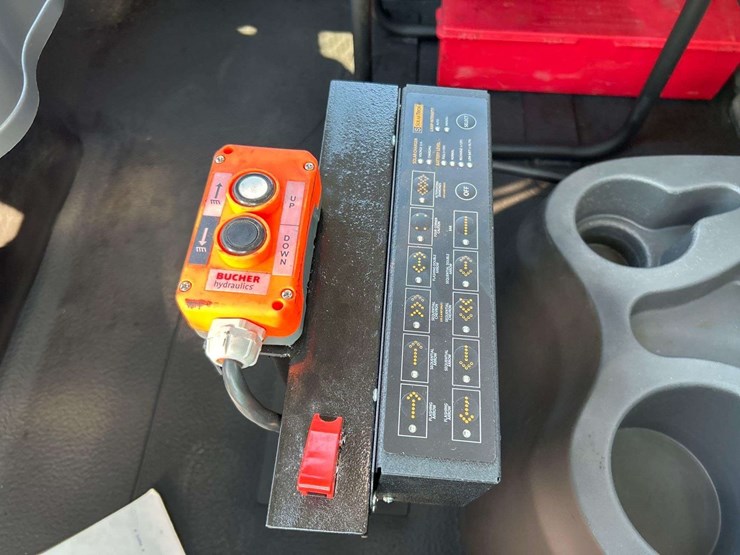 2018-international-durastar-4300-image-17