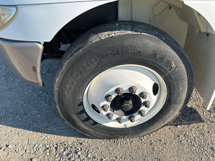 2005-international-durastar-4200-image-31