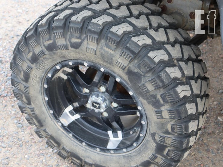 2019-john-deere-gator-xuv-835m-image-13