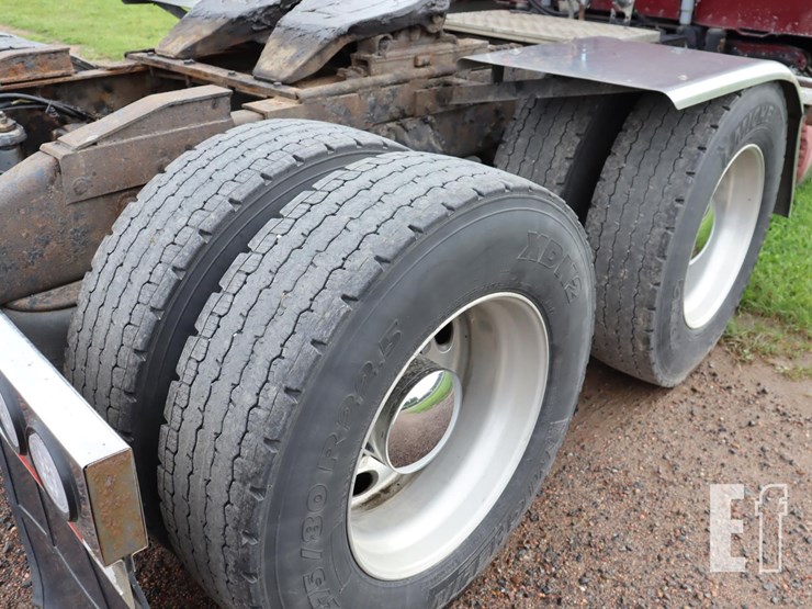2006-peterbilt-379-image-10