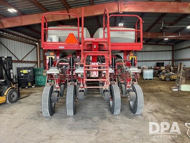 2010-case-ih-1250-image-11