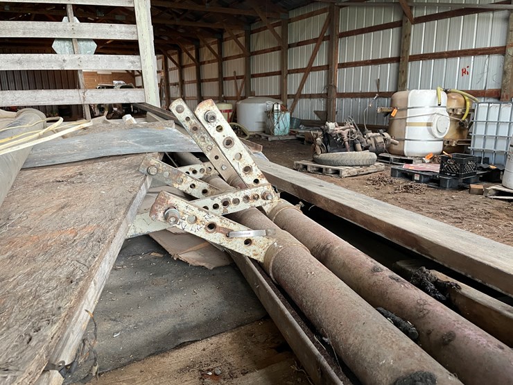 #7147-•-contents-on-flat-rack-wagon-image-11