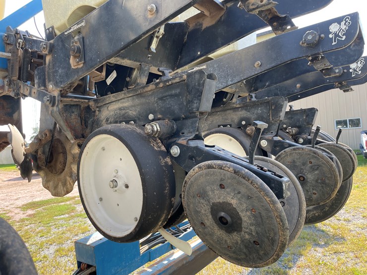 kinze-2300-image-9