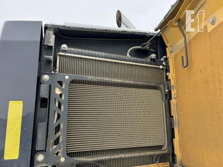 2018-deere-872gp-image-11