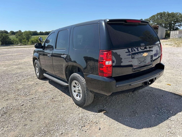 2014-chevrolet-tahoe-image-2