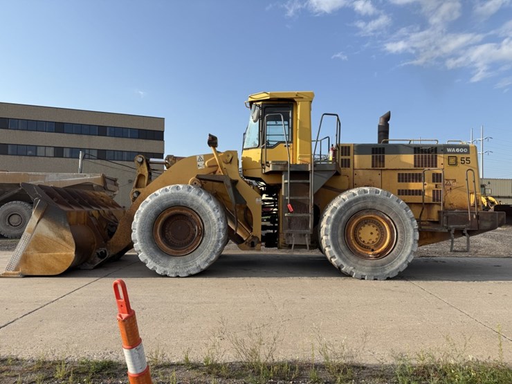 komatsu-wa600-image-1