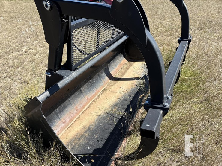 2010-new-holland-t7040-image-15