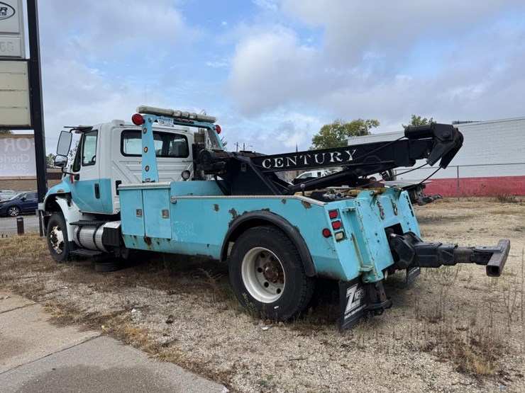 2004-international-durastar-4400-image-3