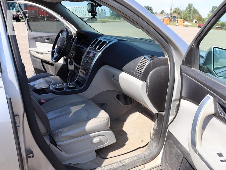 2008-gmc-acadia-image-12