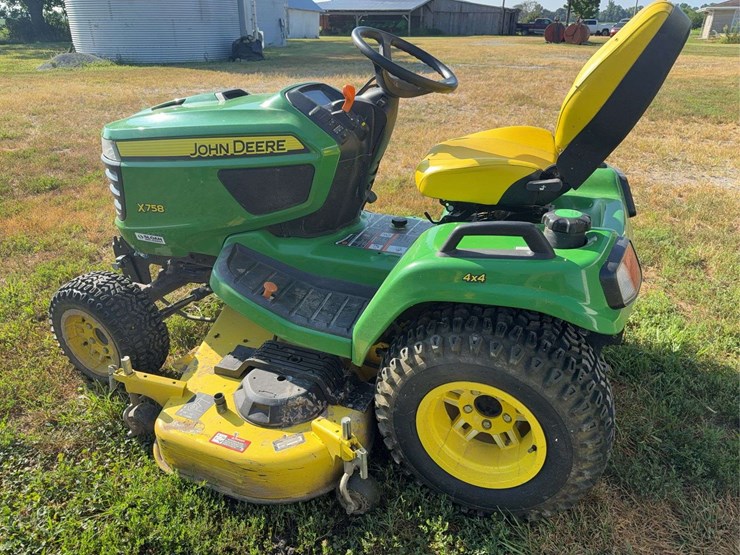 john-deere-x758-image-3