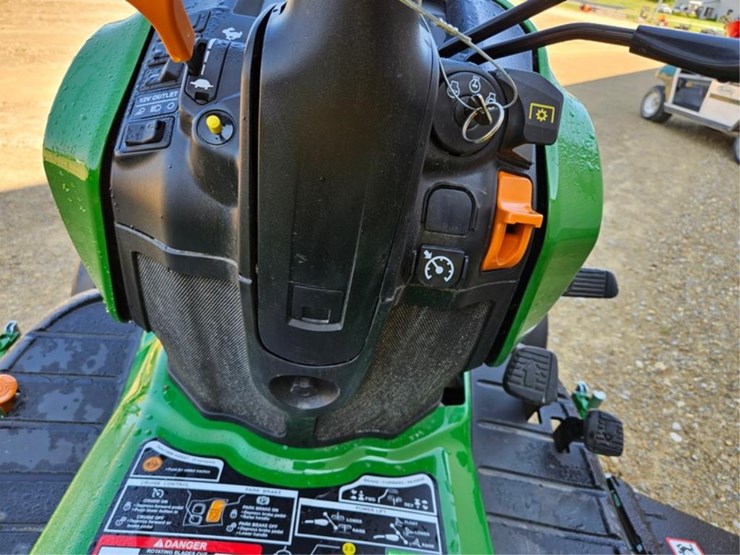 john-deere-x738-image-22