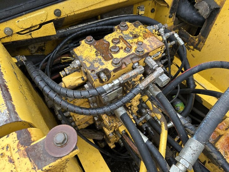 komatsu-pc270-lc-image-32